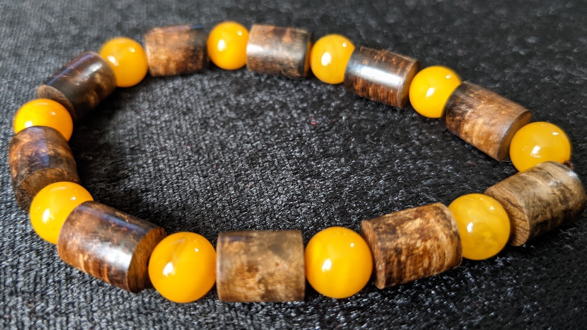 The Calm and Compose - Sinking Wild Agarwood Bracelet with Solid Baltic Amber -
