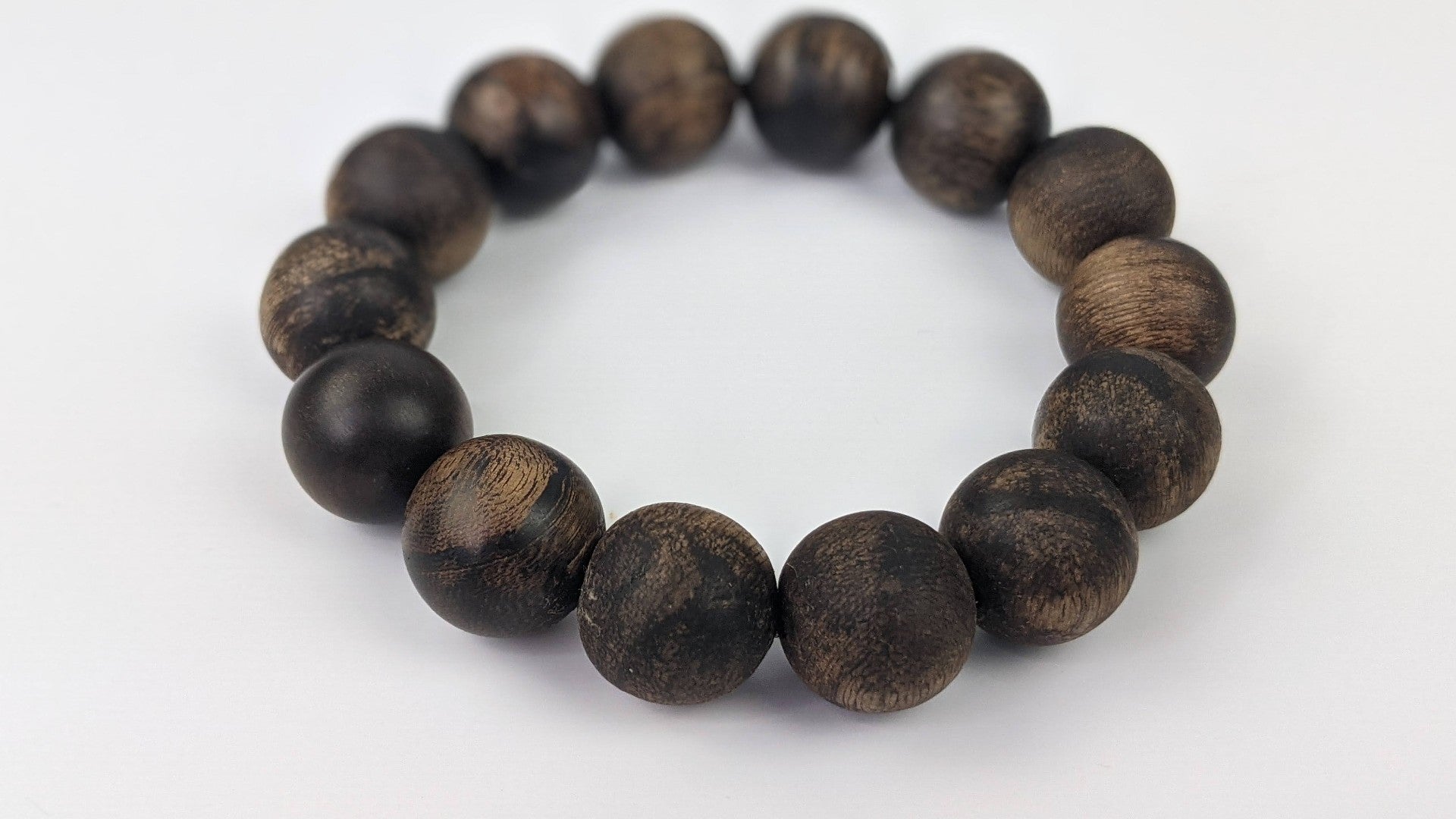 The Wisdom - The herbaceous spicy woody wild Agarwood Bracelet that sinks like a rock -