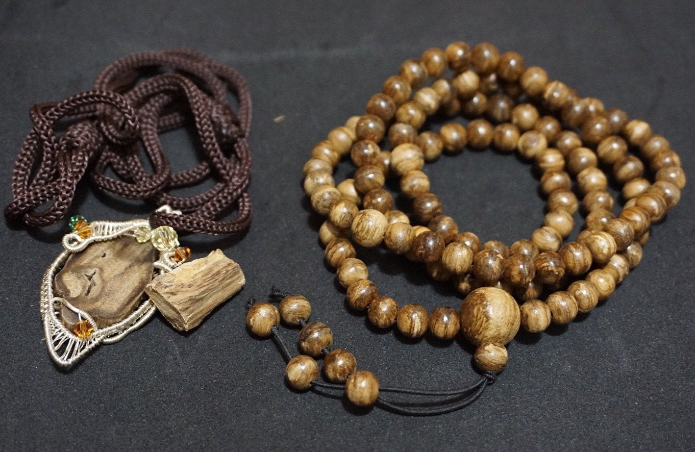 Wild Borneo Agarwood 108 mala necklace and pendant silver covered -