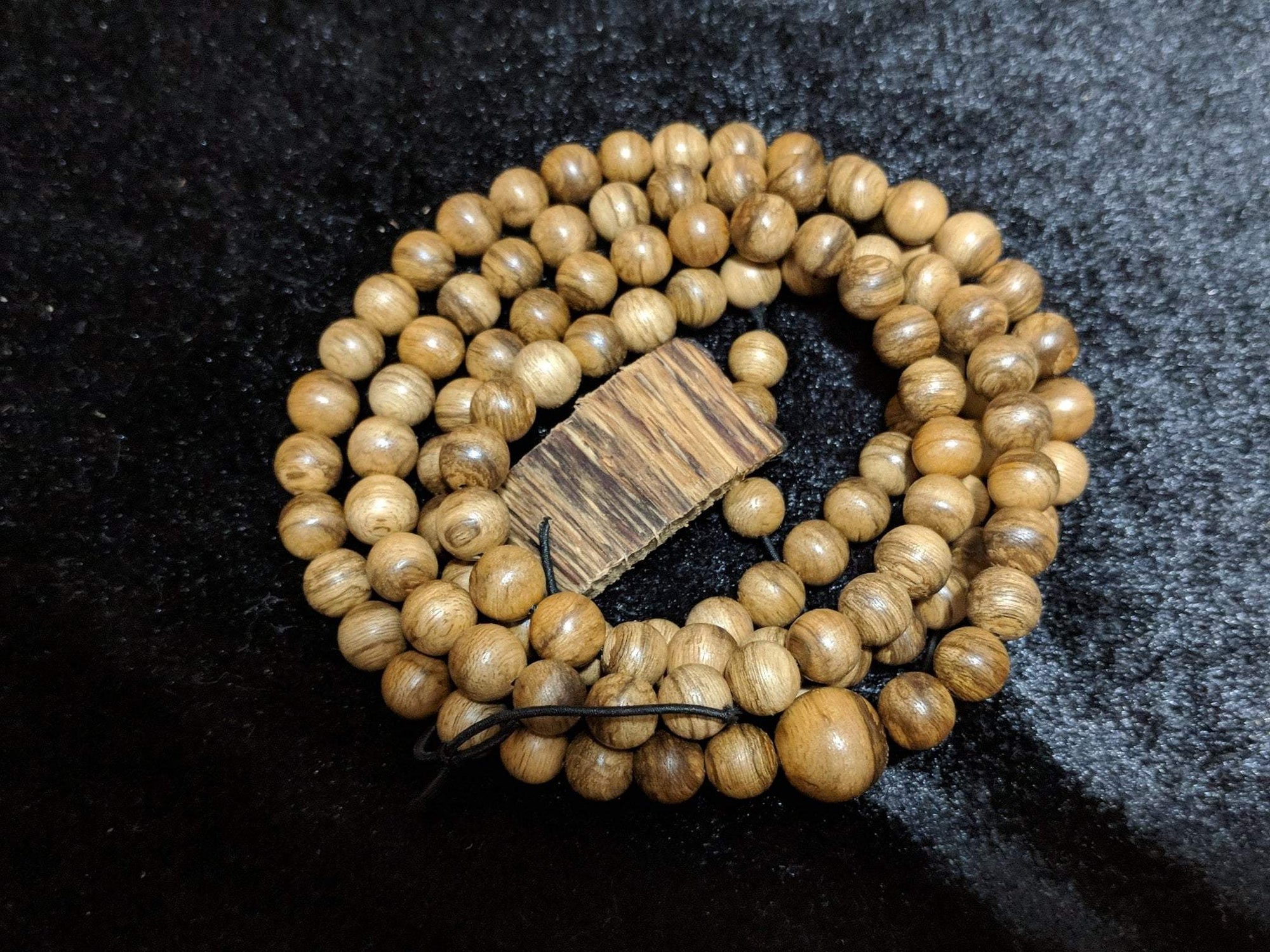 Wild Agarwood mala 108 Malinau 18g 8mm with a large piece of remaining material -