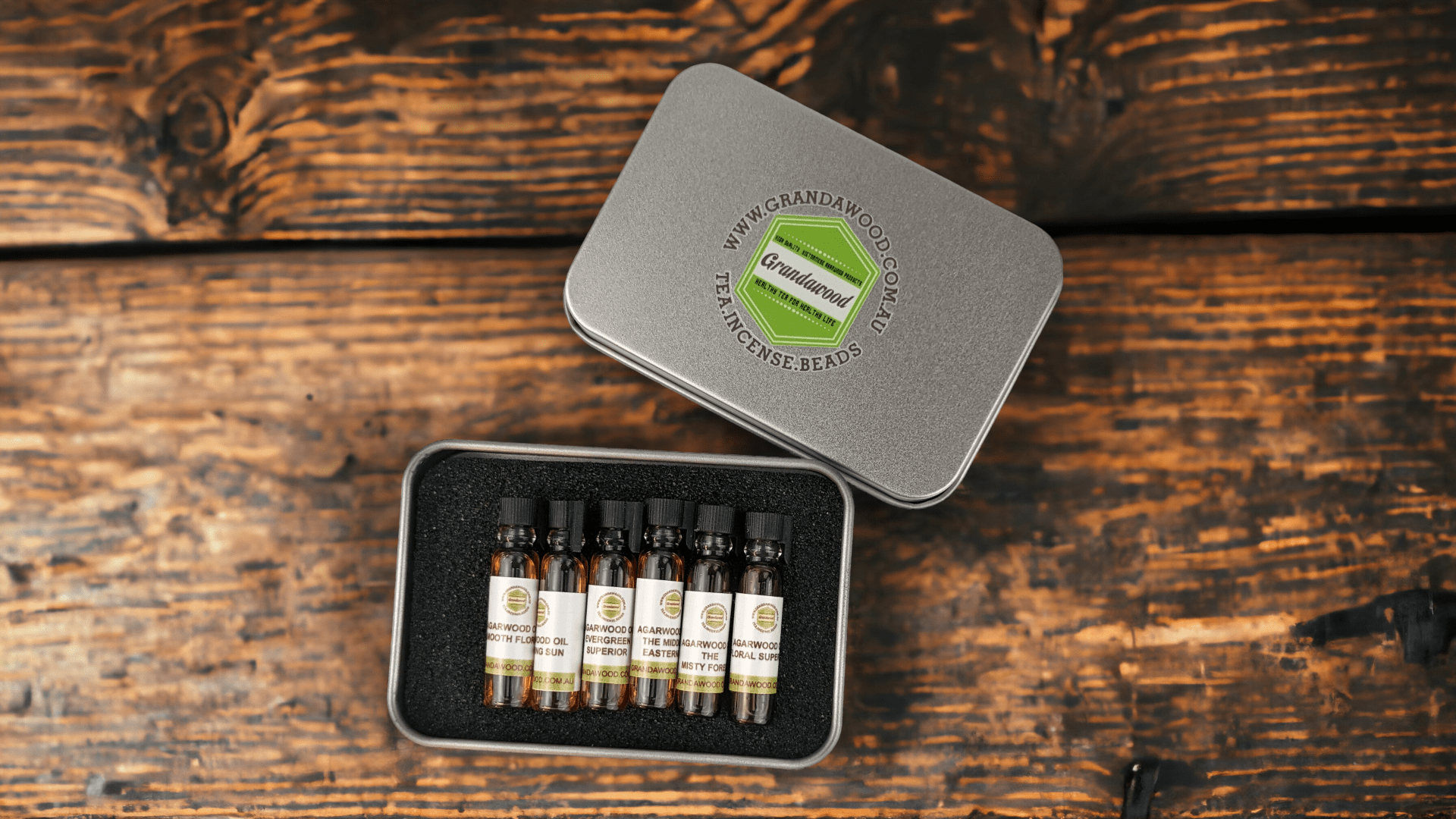 Agarwood (Oud) Essential Oil Sample Kit- To people who want to smell genuine Oud but can't get started - Cultivated Agarwood (Oud) Oil / 0.5ml