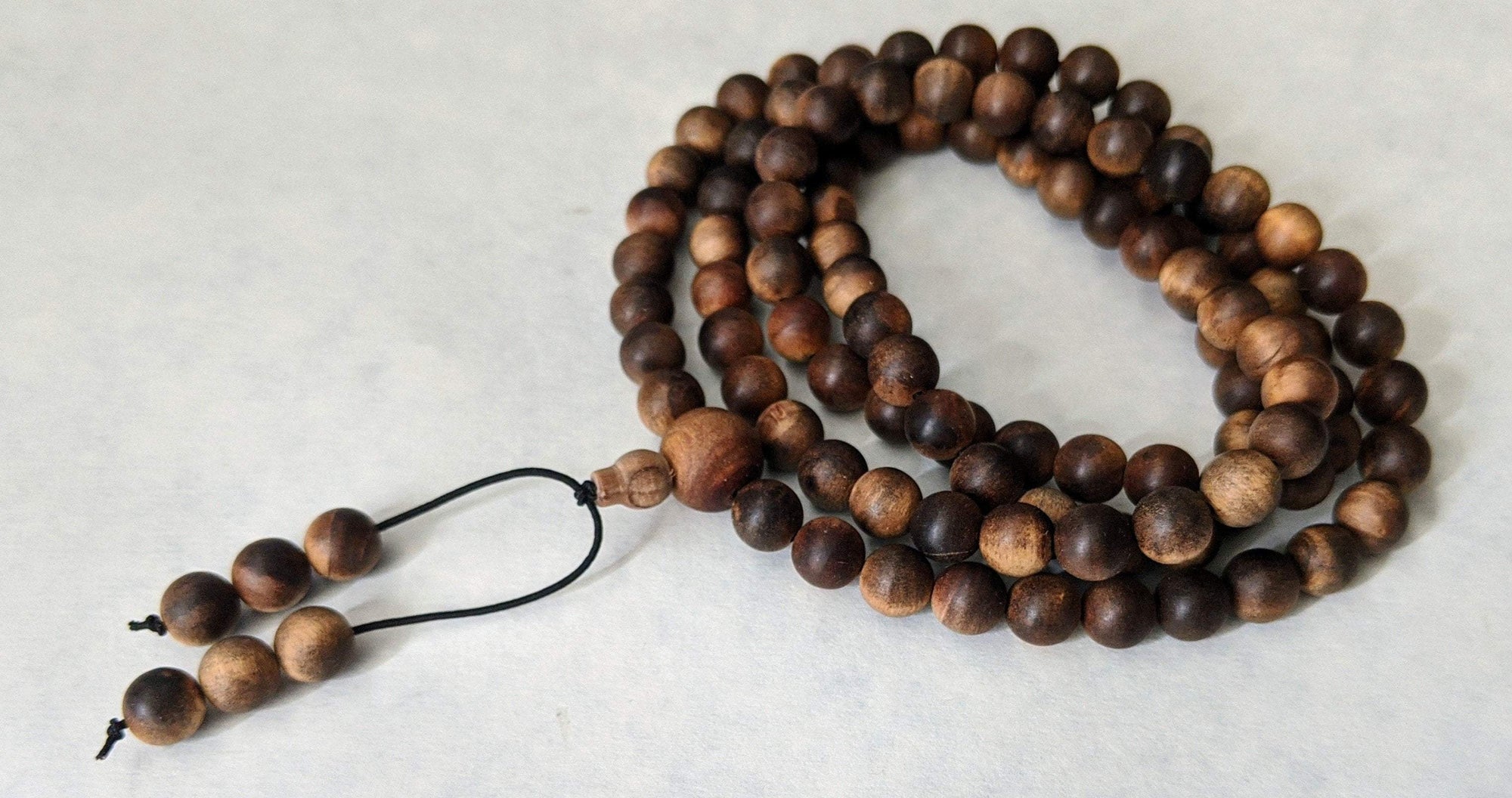 "The Beauty of the Death" Wild Aged Sandalwood beads - 1 x 108 mala 8mm - heavy sinking beads Dimension: 8mm Weight around 37g